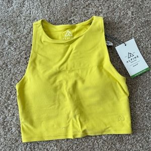 XS adult woman sleeveless workout shirt